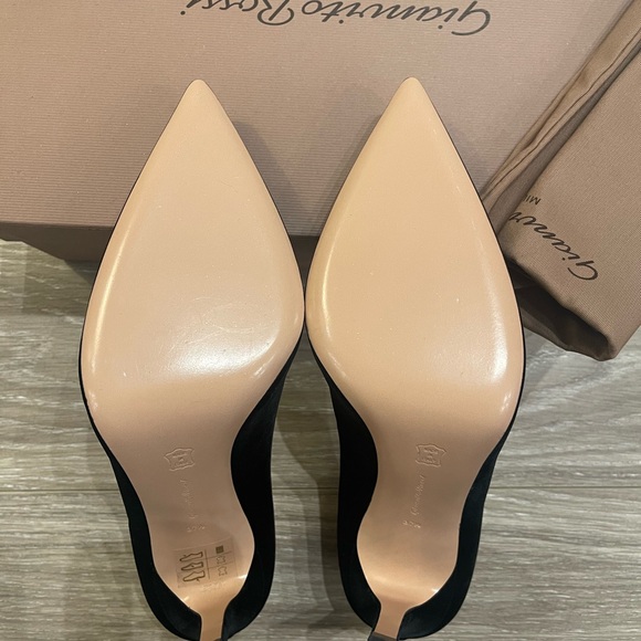 Gianvito Rossi 105 velvet pumps, velvet black - Picture 2 of 8